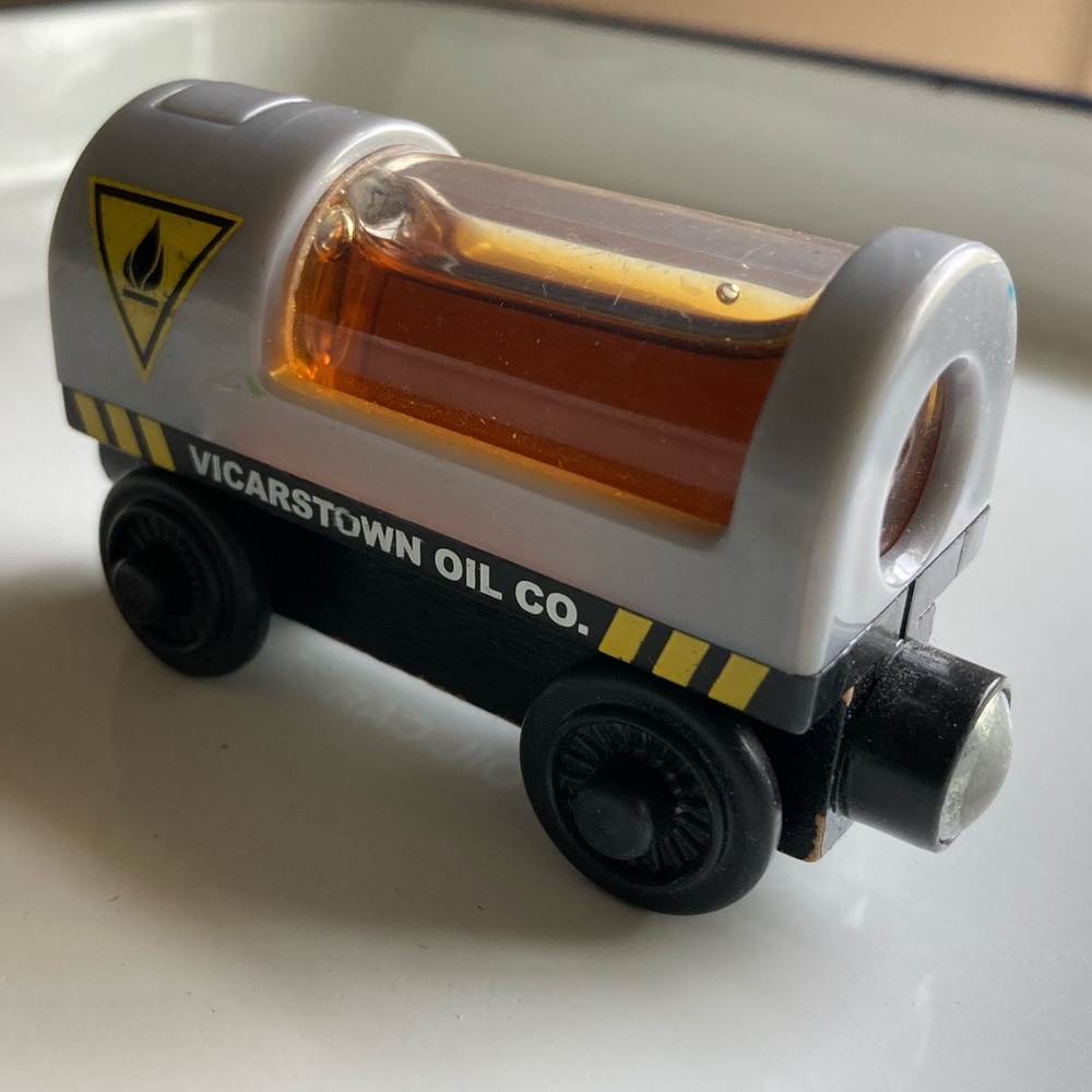 Used Oil car Thomas & Friends